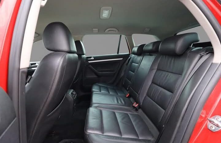 
								Volkswagen Golf 1.6 TDI 4MOTION full									