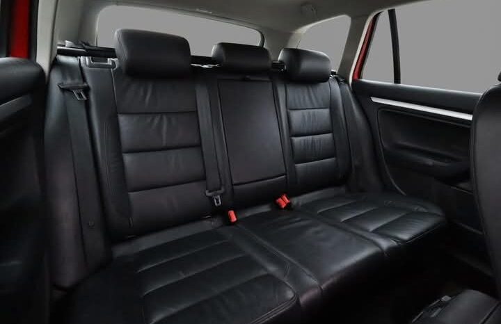 
								Volkswagen Golf 1.6 TDI 4MOTION full									