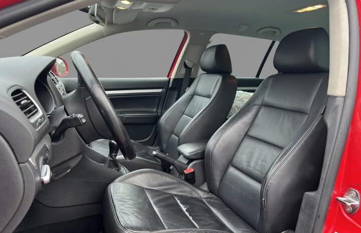 
								Volkswagen Golf 1.6 TDI 4MOTION full									