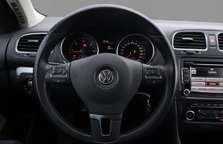 
								Volkswagen Golf 1.6 TDI 4MOTION full									