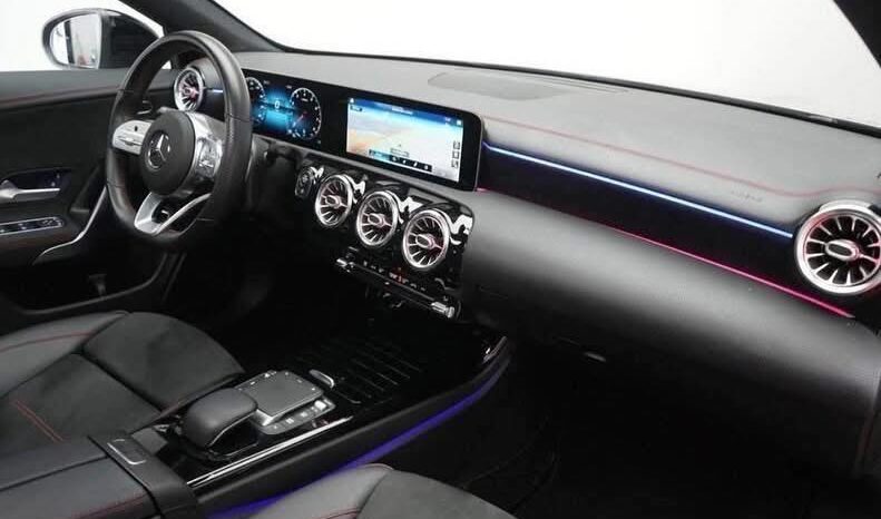 
								Mercedes-Benz CLA 180 7G-DCT AMG full									