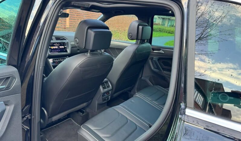 
								VOLKSWAGEN Tiguan R-Line full									