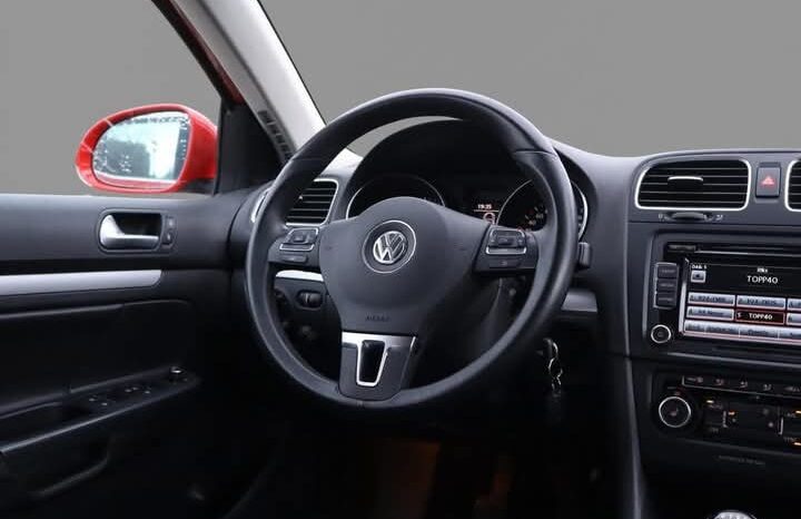 
								Volkswagen Golf 1.6 TDI 4MOTION full									