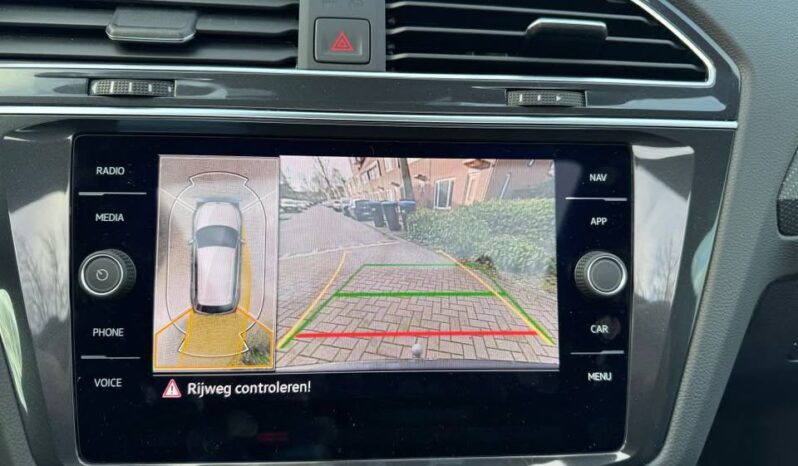 
								VOLKSWAGEN Tiguan R-Line full									