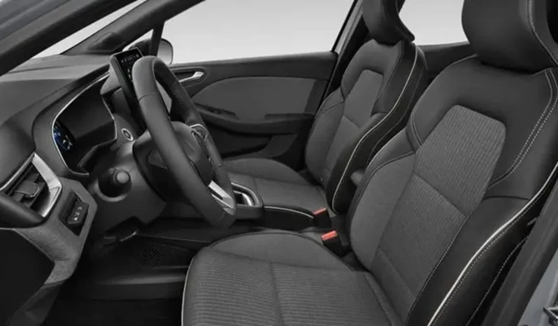 
								Renault Clio full									