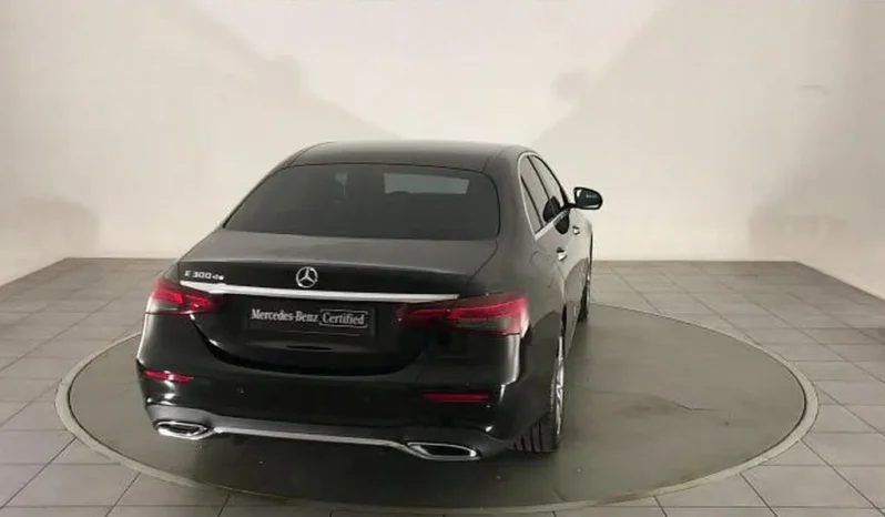 
								Mercedes Classe E full									