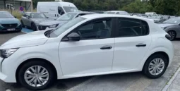 
										Peugeot 208 full									