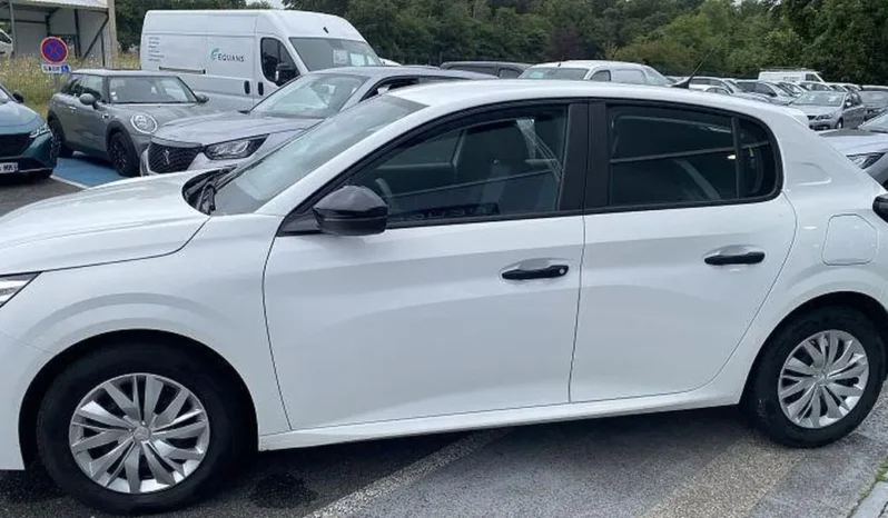 
								Peugeot 208 full									