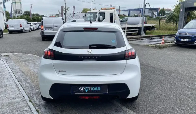 
								Peugeot 208 full									
