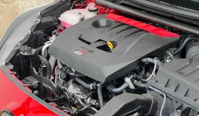 
								TOYOTA Yaris 1.6 GR Sport full									