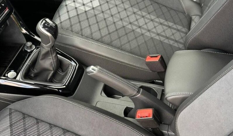 
								Volkswagen T-Cross 1.0 TSI R-Line full									