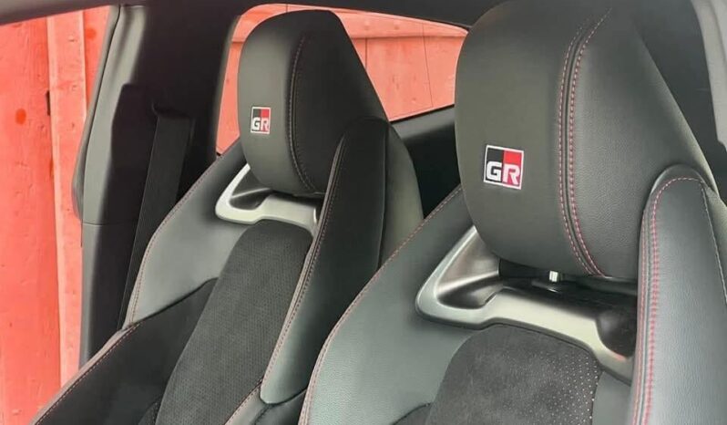 
								TOYOTA Yaris 1.6 GR Sport full									