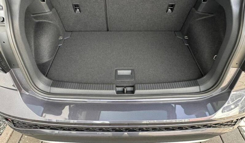 
								Volkswagen T-Cross 1.0 TSI R-Line full									
