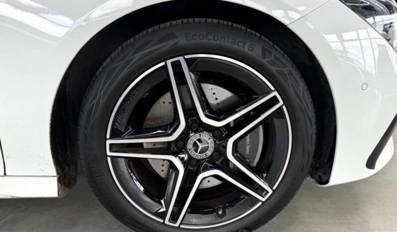 
								Mercedes-Benz CLA 200 AMG full									
