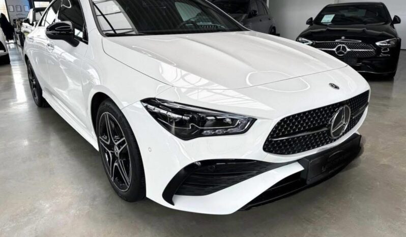 
								Mercedes-Benz CLA 200 AMG full									
