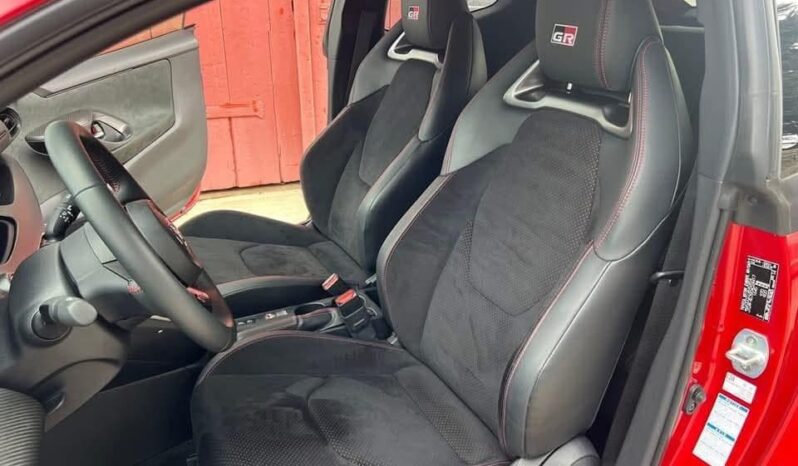 
								TOYOTA Yaris 1.6 GR Sport full									