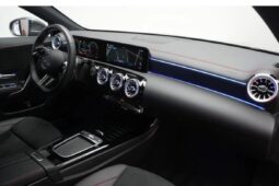 
										Mercedes-Benz CLA 200 7G-DCT AMG Navi full									
