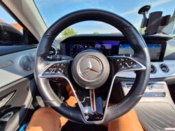 
										Mercedes-Benz Classe E 220d full									