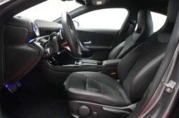 
										Mercedes-Benz CLA 200 7G-DCT AMG Navi full									